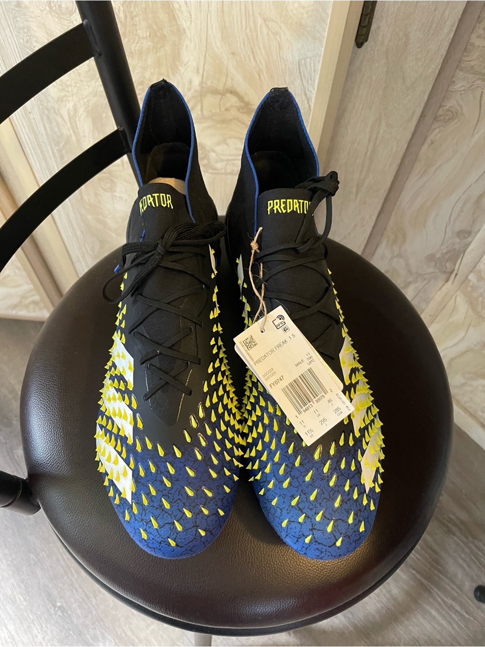 NWT Adidas Men's Predator Black/ Blue
Soccer Cleats Size 11.5